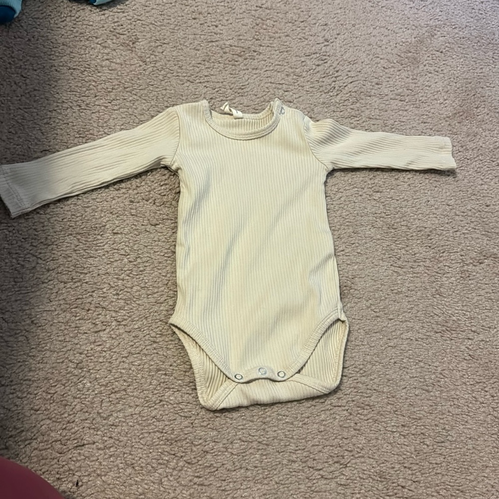 Quincy Mae long sleeve onesie 3-6 month